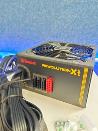 Fuente Enermax Revolution X’t 430W semi-modular 80