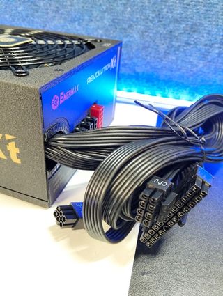 Fuente Enermax Revolution X’t 430W semi-modular 80