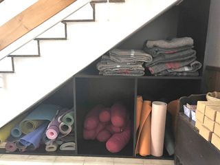 Mueble a medida bajo escalera