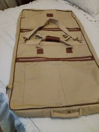 Portatrajes y maletín de viaje