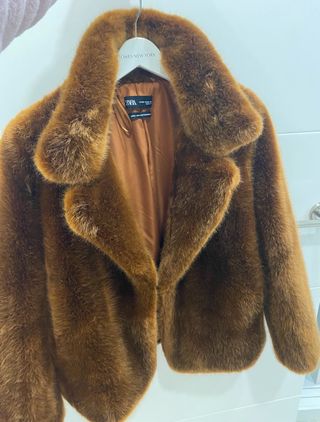 Abrigo pelo Zara marrón