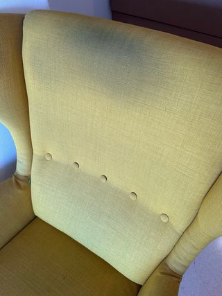 Butaca y reposapiés amarillo IKEA