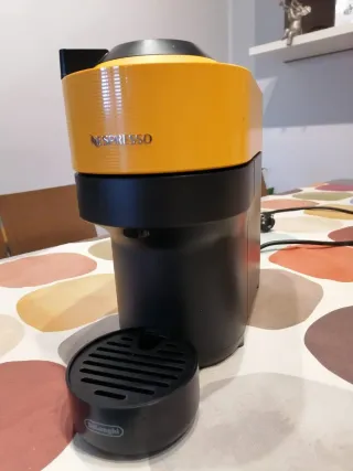 Cafetera Nespresso Vertuo Amarilla