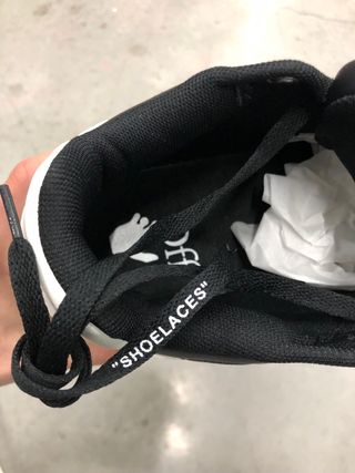 Zapatillas Off-White Negras y Blancas