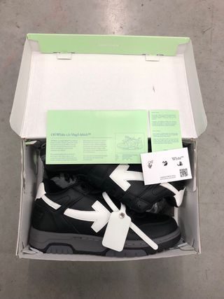 Zapatillas Off-White Negras y Blancas