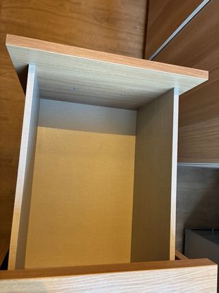 Escritorio de madera robusta