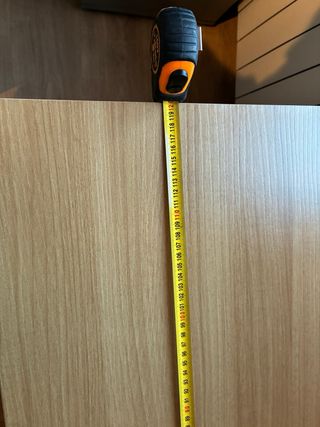 Escritorio de madera robusta