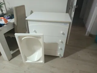Mueble cambiador con bañera