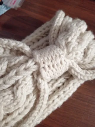 Fascia lana acrilico beige lavorazione trecce