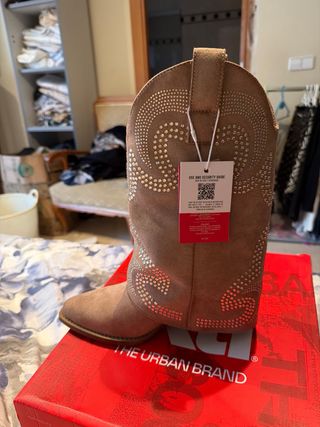 Botas XTI nuevas con pedrería