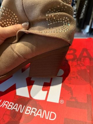 Botas XTI nuevas con pedrería