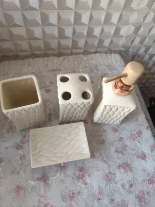 Set 4 pezzi bagno ceramica beige oro