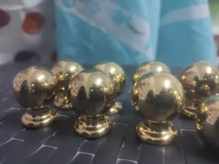 Pomos tiradores dorados (Set de 8)