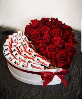 Ramo de rosas y chocolates