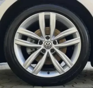 TAPABUJES CENTRO RUEDA LLANTA VOLKSWAGEN 5G0601171