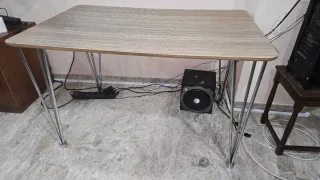 Mesa de diseño madera y metal