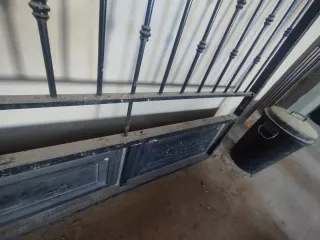 Puerta corredera de forja