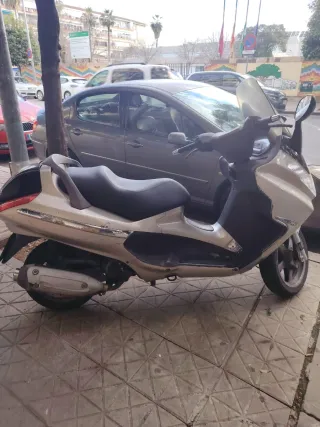 Piaggio X8 125cc Maxiscooter