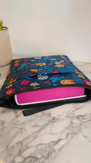 Funda para libros con estampado floral