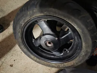 Llanta y neumático scooter 50cc