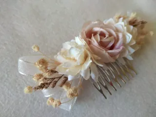 Tocado y adorno fajín