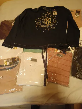 Abbigliamento all'ingrosso