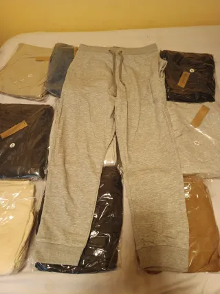 Abbigliamento all'ingrosso