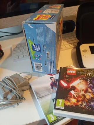 Nintendo 2DS Bianca con Custodia e 3 Giochi