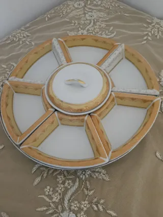 Centro de mesa con compartimentos y tapa