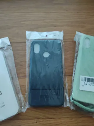 Accesorios Xiaomi Mi 8: Fundas y Protectores