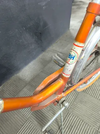Bicicleta de mujer naranja