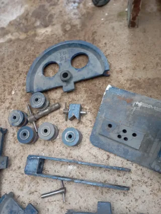 Curvadora de tubos de acero