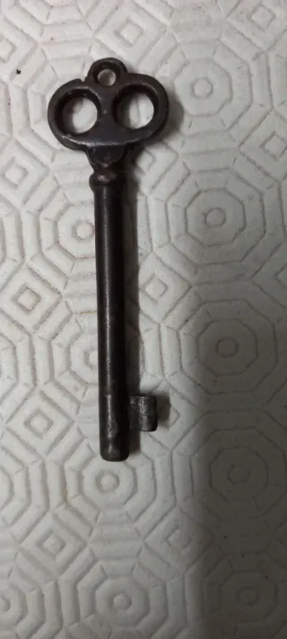 Chiave antica in ferro battuto