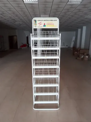 Estantería expositora botes pintura venta persona