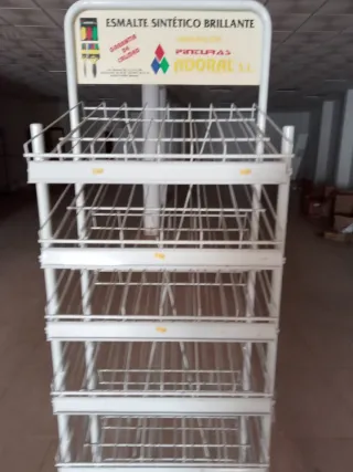 Estantería expositora botes pintura venta persona