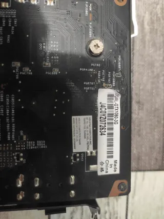 Tarjeta Gráfica ASUS Blanca