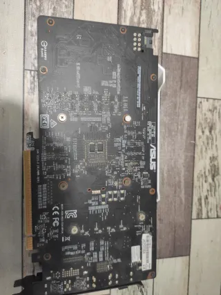 Tarjeta Gráfica ASUS Blanca