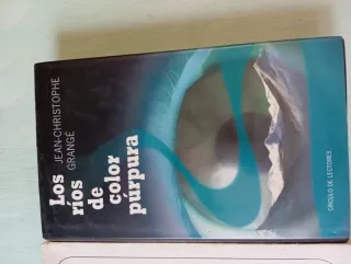 Libros: Aprendo Yoga y Los ríos de color púrpura