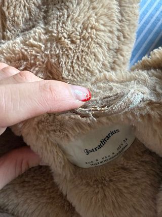 Chaqueta Stradivarius pelo beige