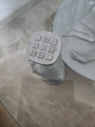 Mesa antigua cristal  metal y piedra