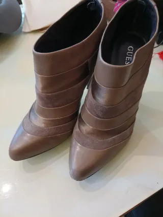 Stivaletti Guess donna beige/marrone