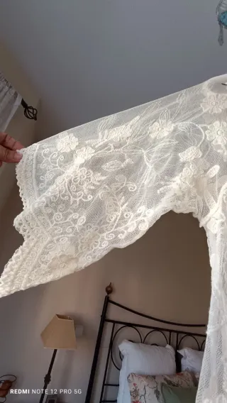 Bata de encaje blanca talla única