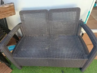 Sets de 2 sillones ,mesa y sofá. Muy cuidados