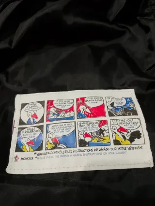 Giubbino Moncler con stampa logo