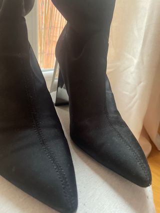 Botines Bershka tacón bloque plateado