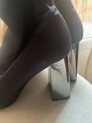 Botines Bershka tacón bloque plateado