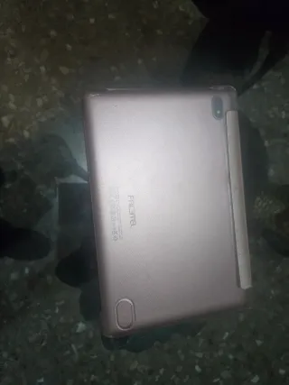 Tablet Negra y Gris con funda y protector incluido