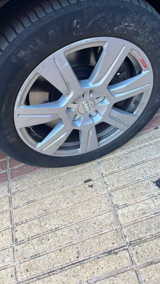 4 Llantas Audi R17 con Neumáticos