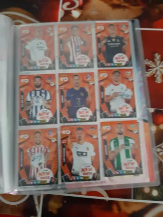 Album cromos Adrenalyn 25/26 Bastante completo