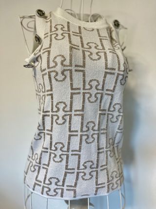 Top Rinascimento sin mangas con botones